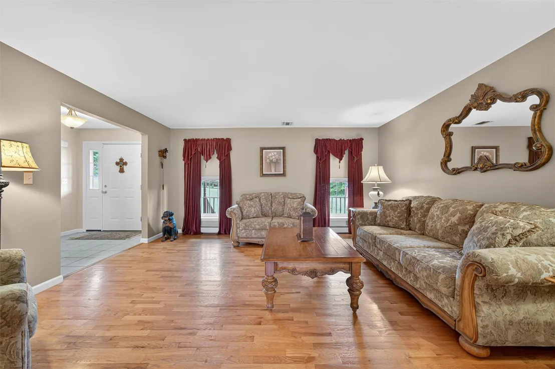 Photo of 398 Cosh Road