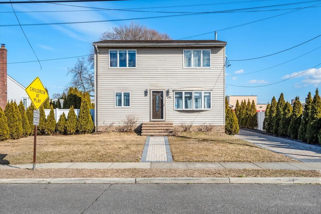 Photo of 256 Phyllis Drive