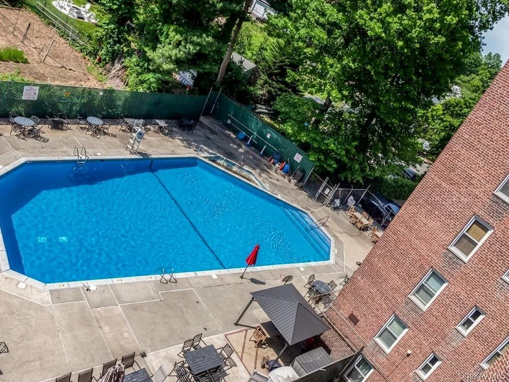 Photo of Unit 8A at 43 Bronx River Road