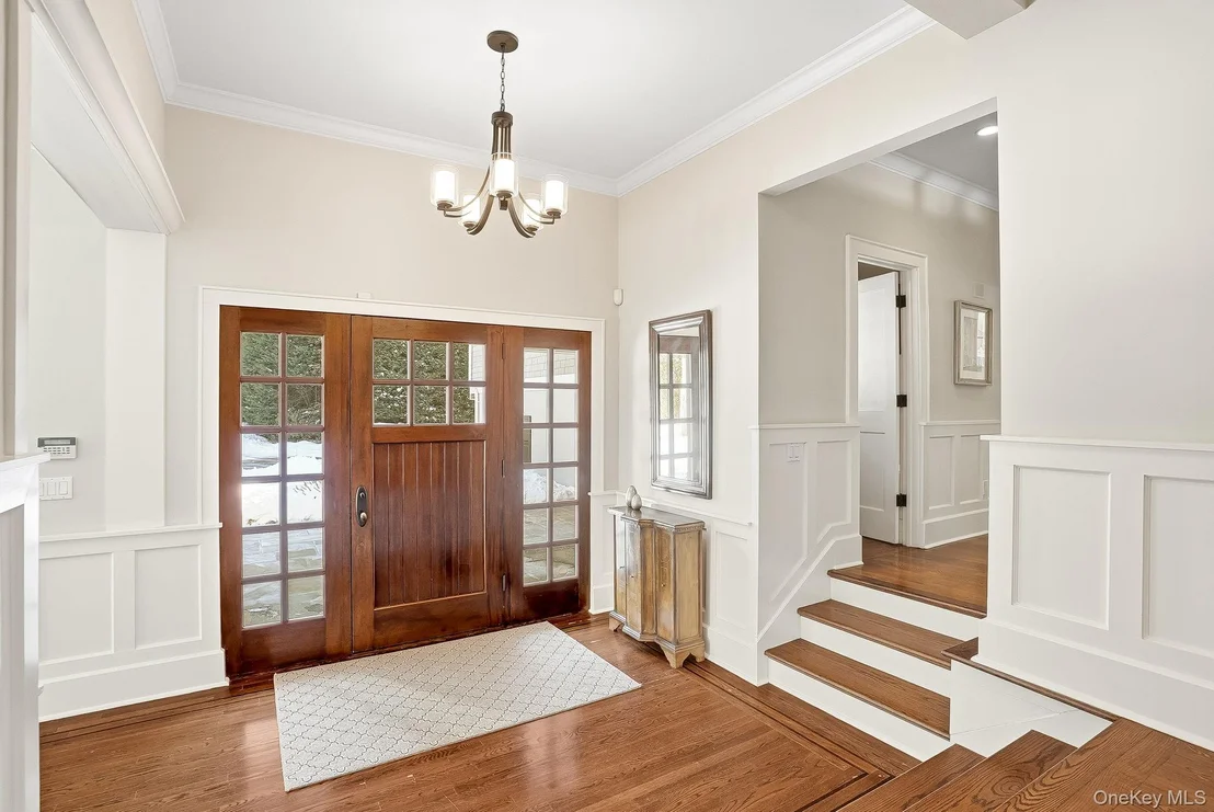 Photo of 880 Forest Avenue
