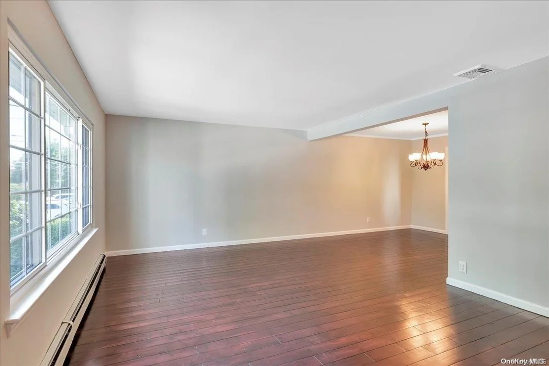 Photo of 67 Farmers Avenue