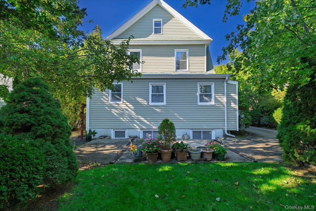 Photo of 2887 Stevens Street