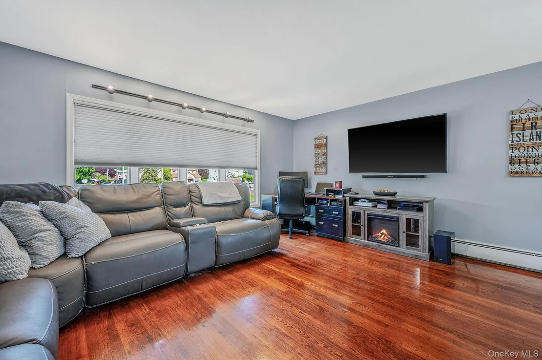 Photo of 413 N Broadway