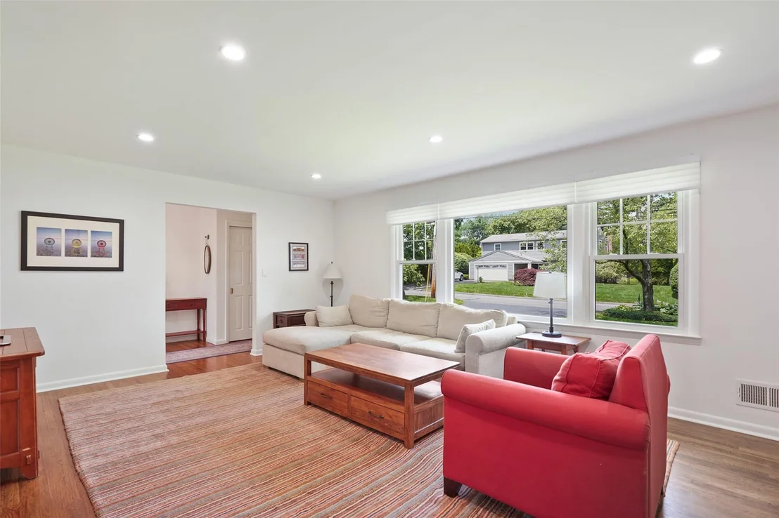 Photo of 8 Elm Hill Drive
