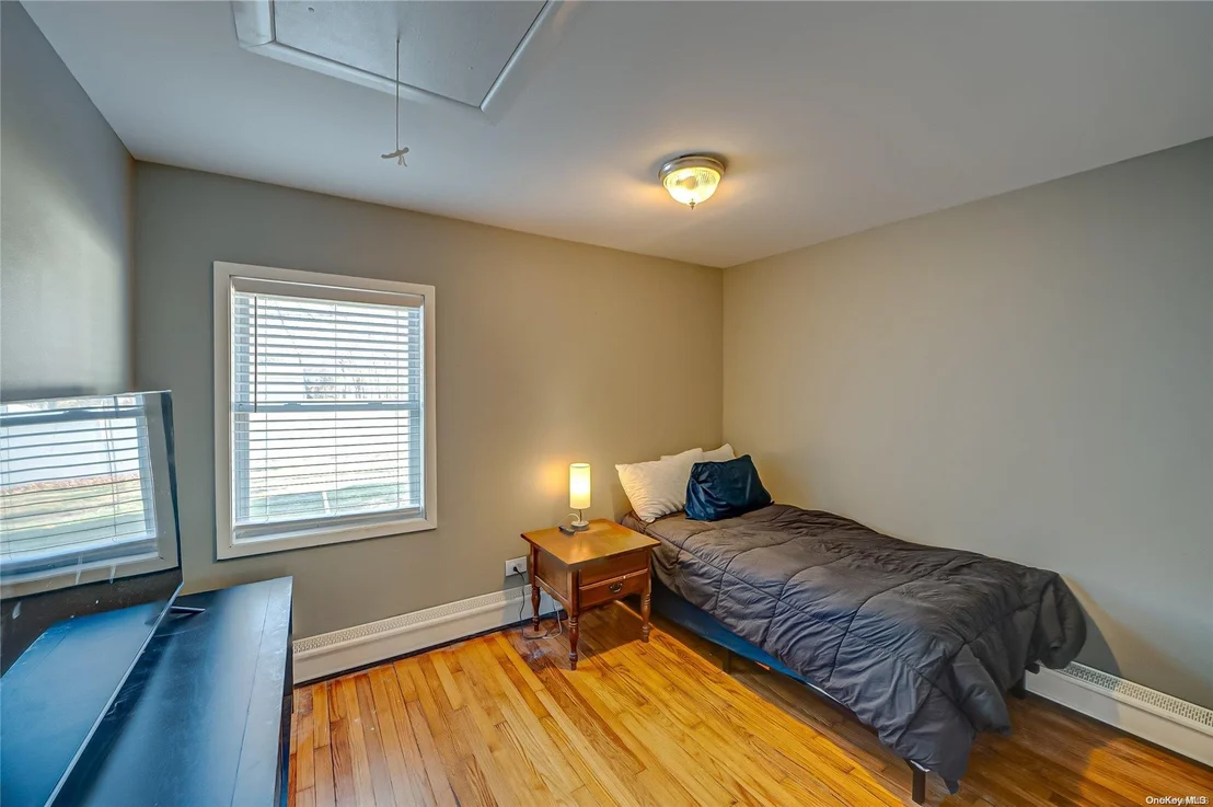 Photo of 79 Hallock Avenue
