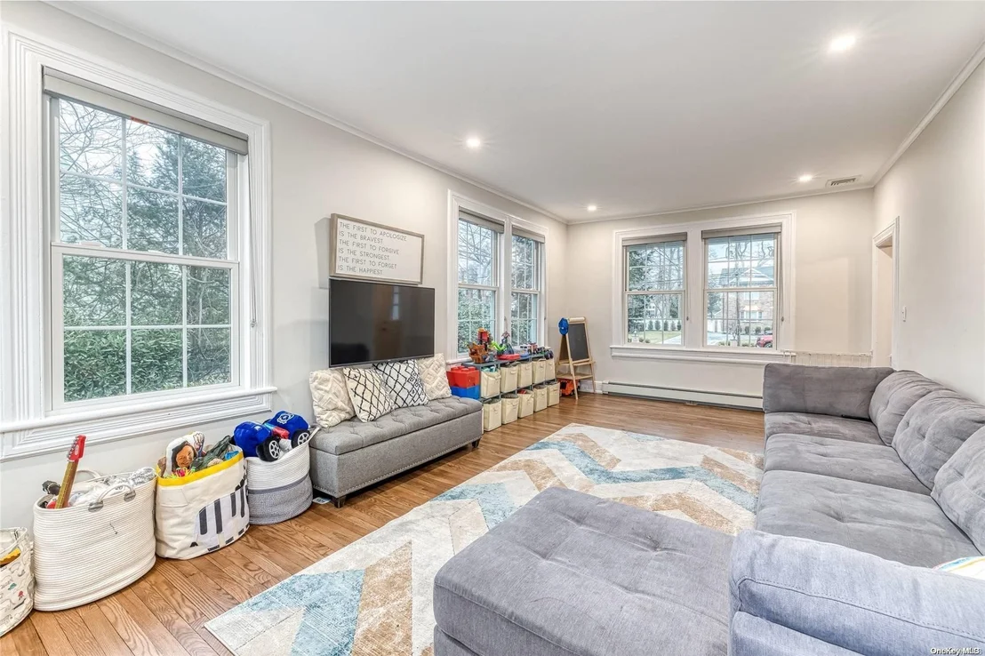 Photo of 49 Lindenmere Drive