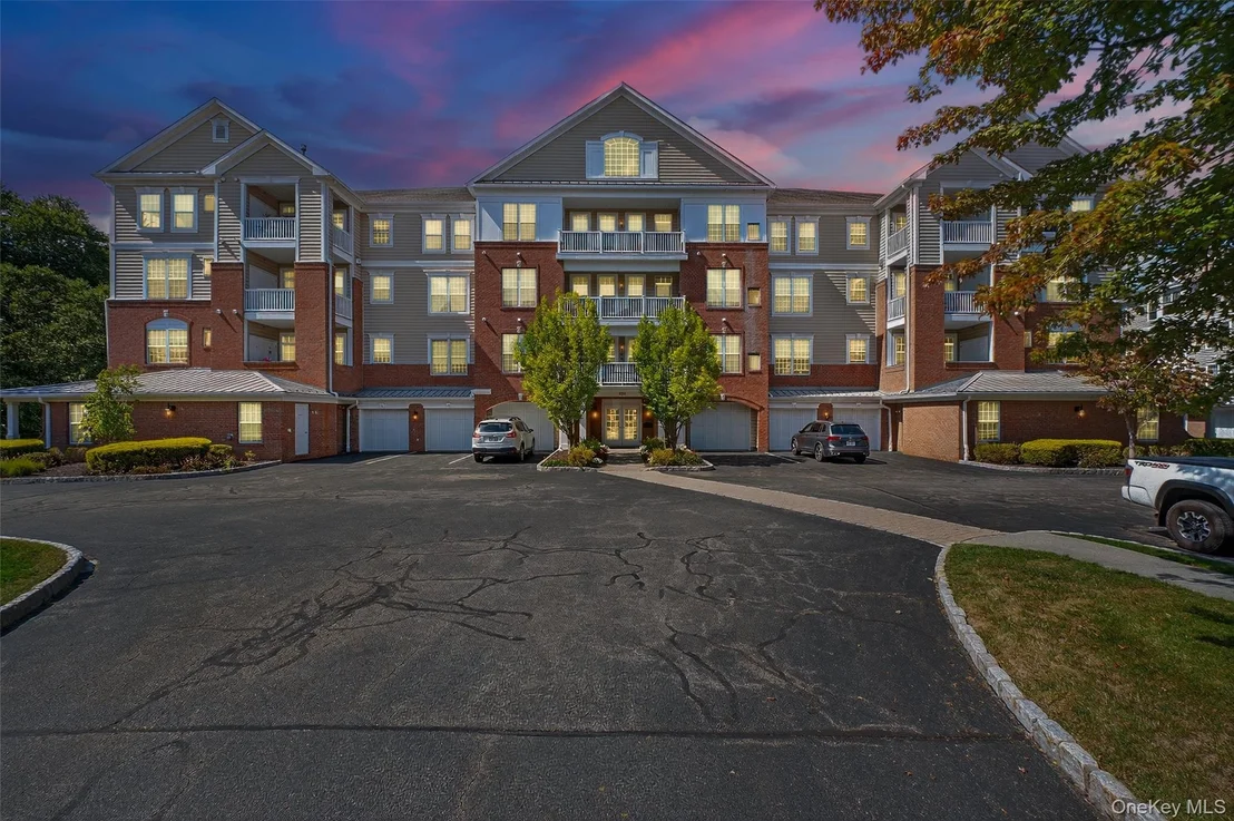 Photo of 423 Regency Drive
