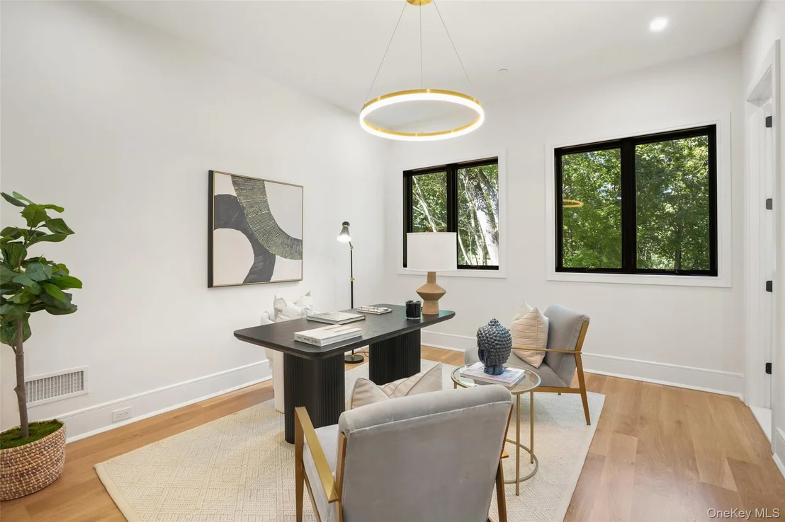 Photo of 11 Boxwood Lane