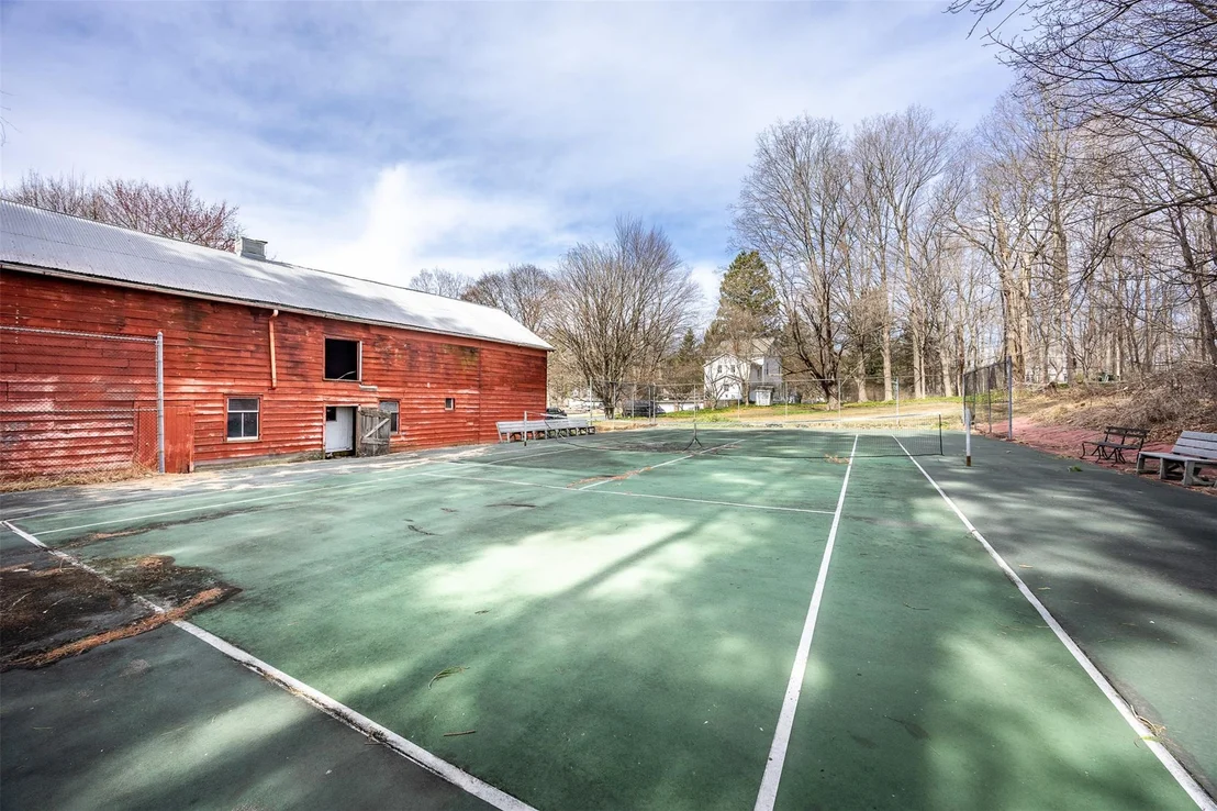 Photo of 655 Vassar Road