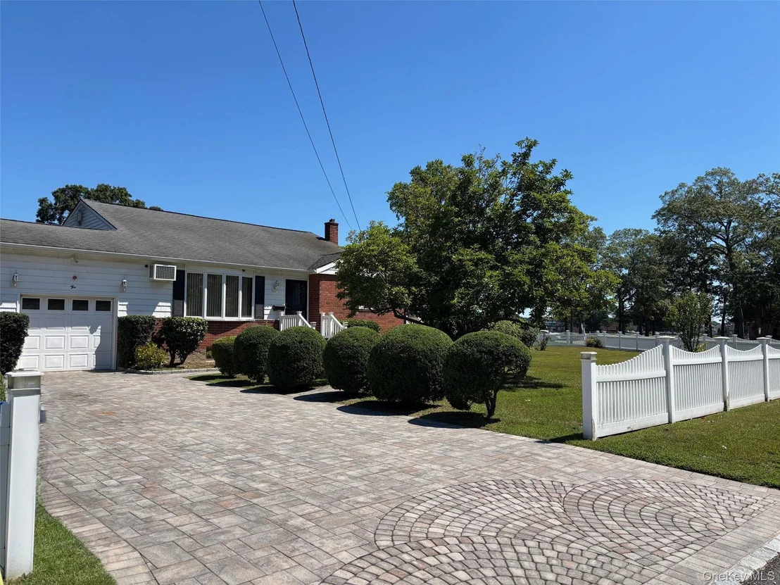 Photo of 10 13th Avenue