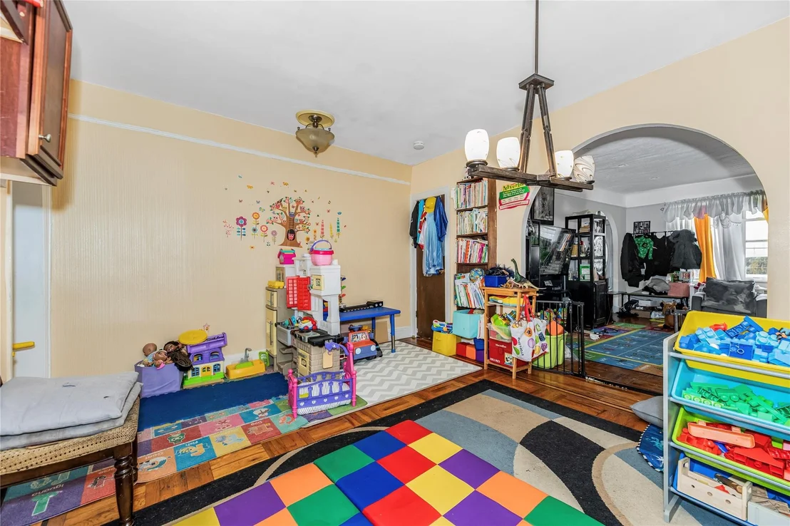 Photo of 4101 Paulding Avenue