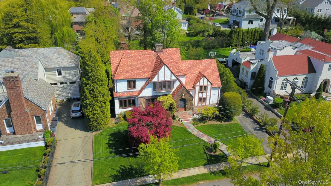 Photo of 930 Grant Avenue