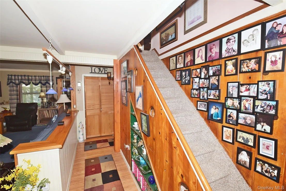 Photo of 48 Barnyard Lane