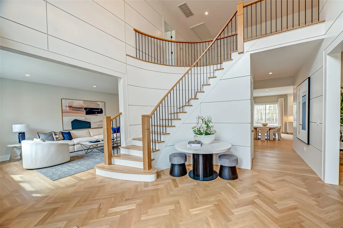Photo of 210 Laurel Lane