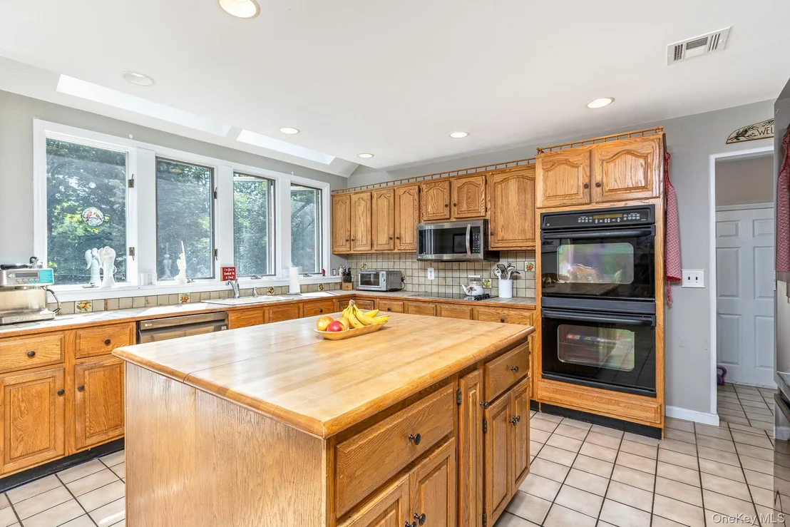 Photo of 41 Astor Avenue
