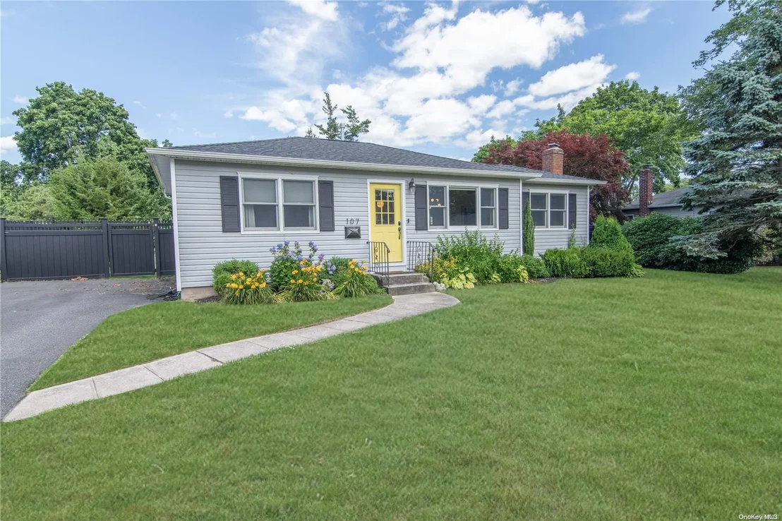 Photo of 107 Corey Avenue