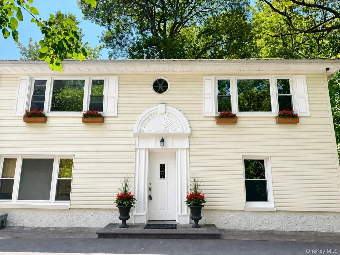 Photo of 40 Timberpoint Drive