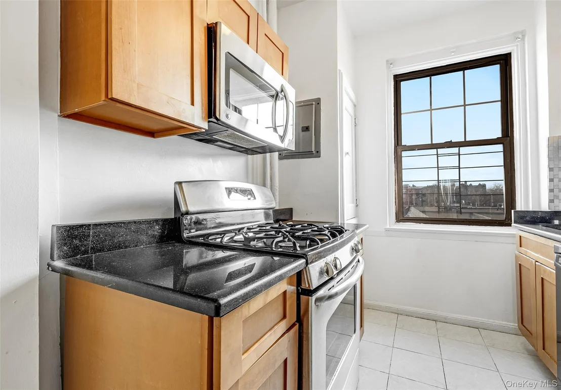 Photo of Unit 4B at 840 Bronx River Road