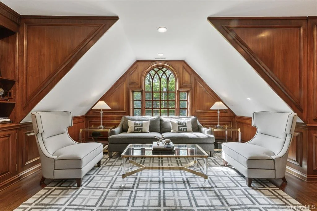 Photo of 8 Boxwood Lane