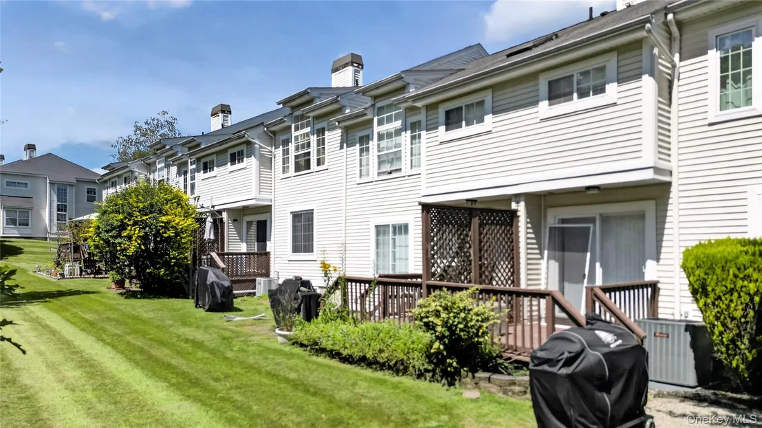 Photo of 115 Delafield Lane