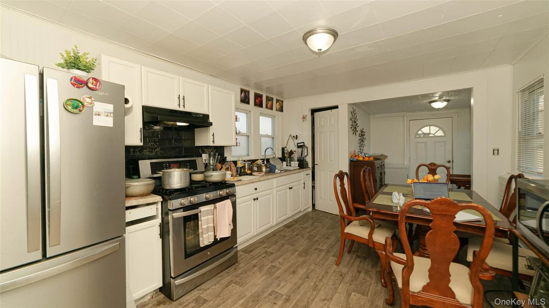 Photo of 61 River Avenue