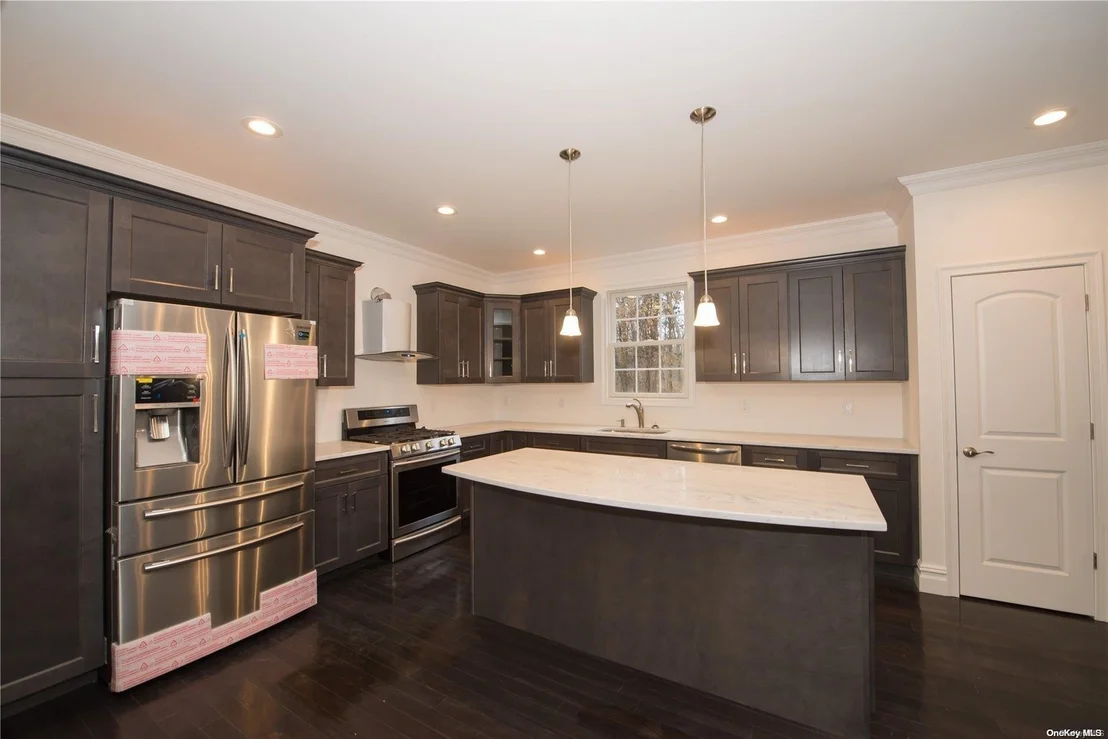 Photo of 48 Selden Boulevard