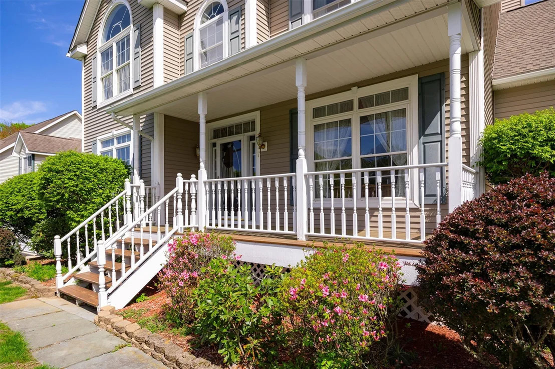 Photo of 7 Coachlight Drive