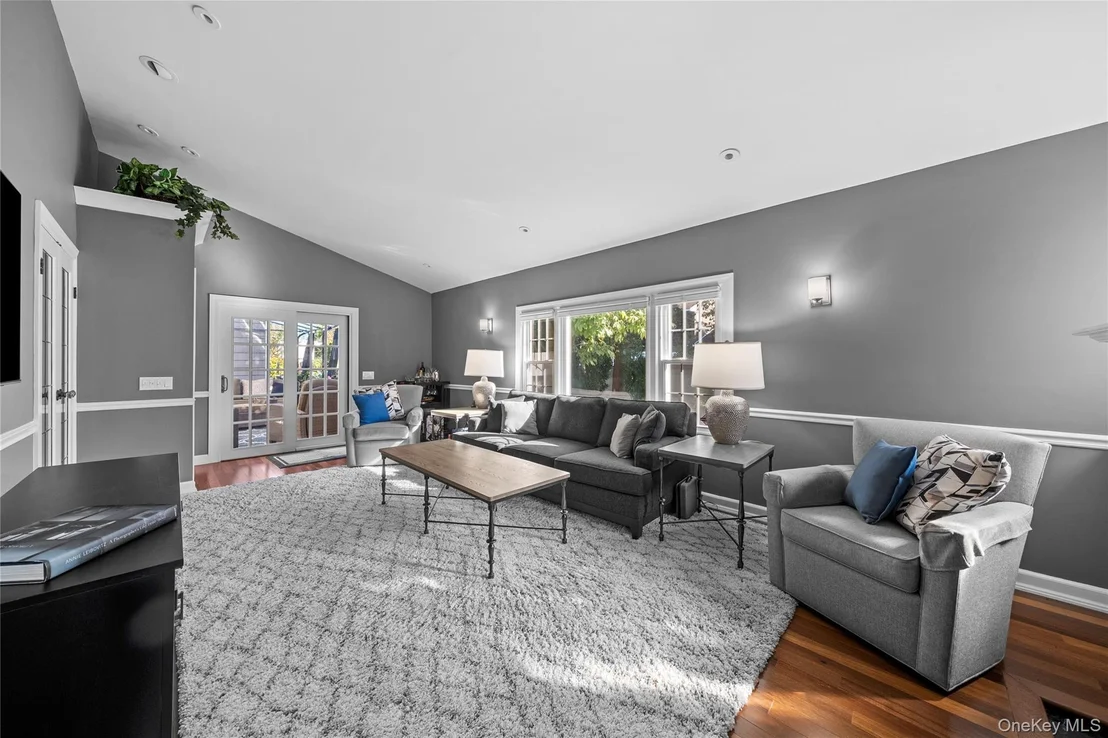 Photo of 156 Cabot Road