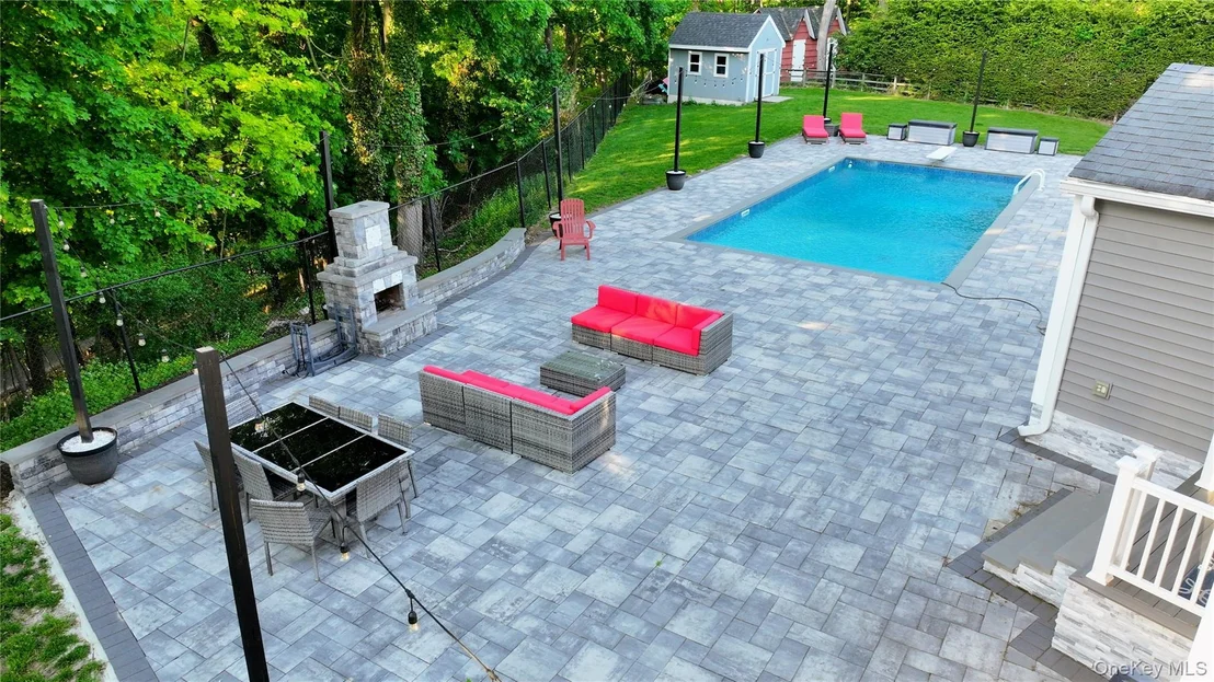 Photo of 522 Moriches Road