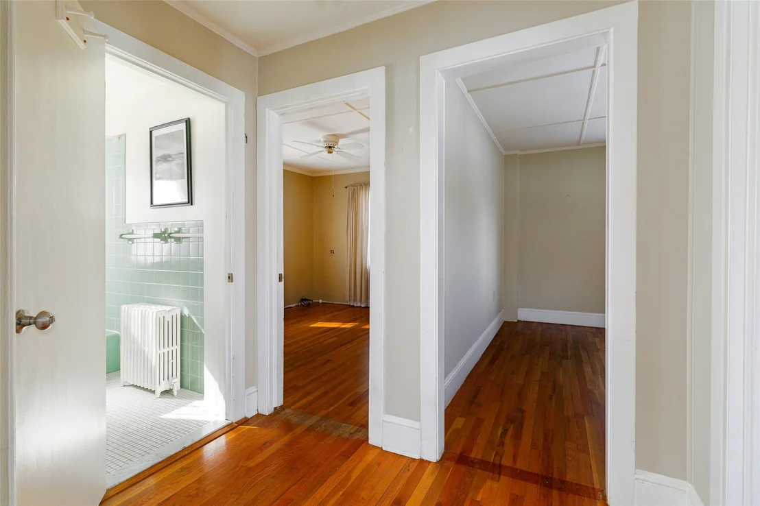 Photo of 2 Park Avenue