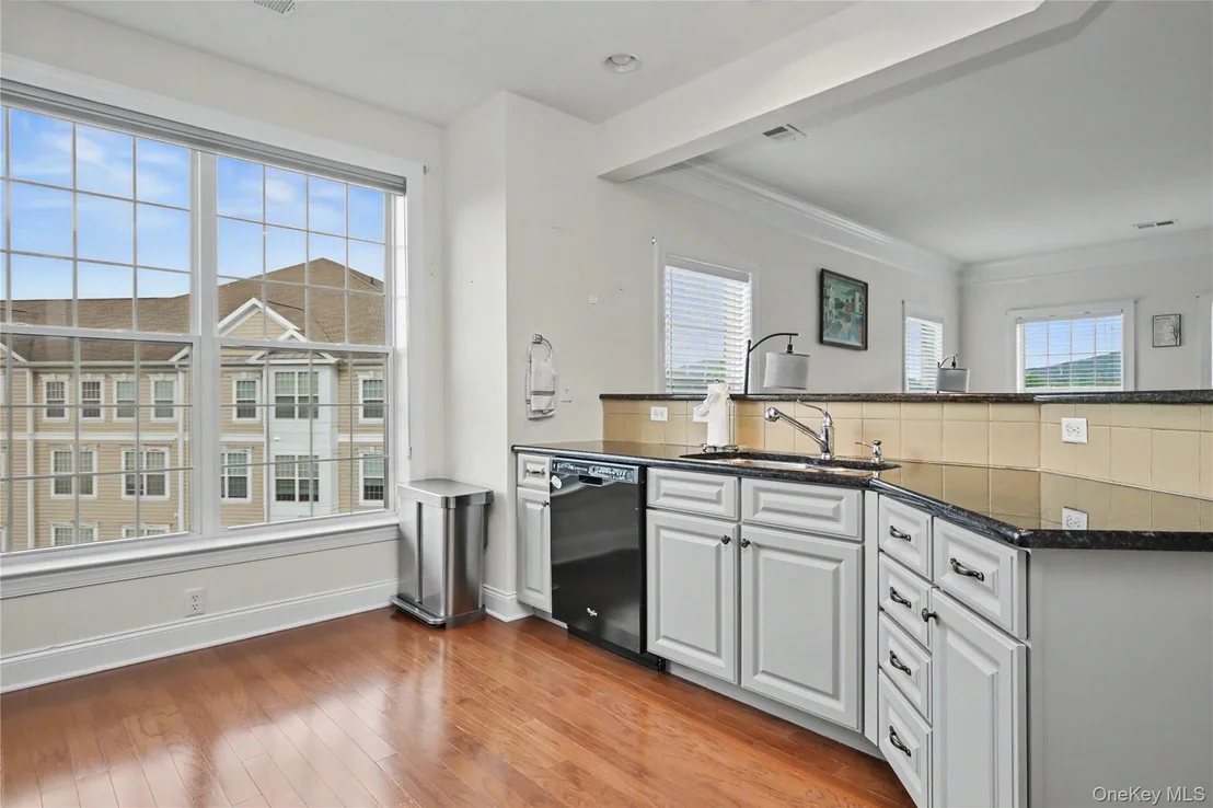 Photo of 541 Regency Drive