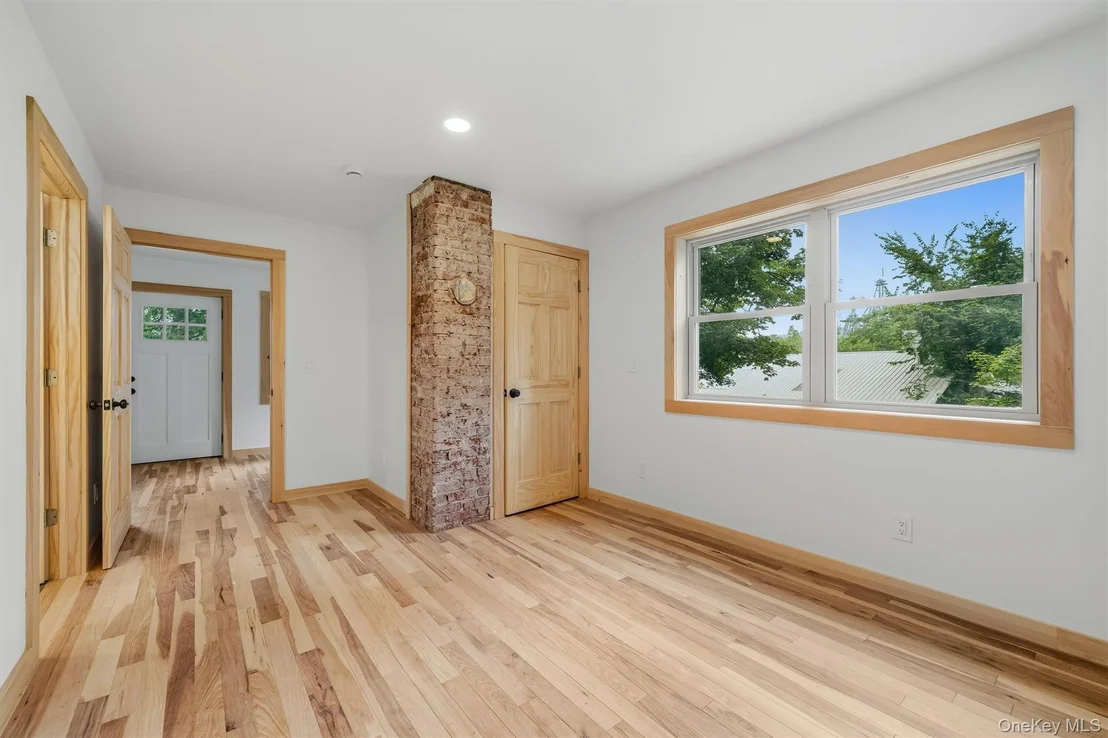 Photo of 71 Oak Street