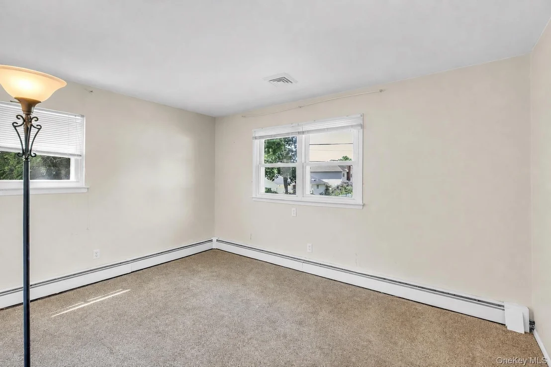 Photo of 258 Lafayette Road