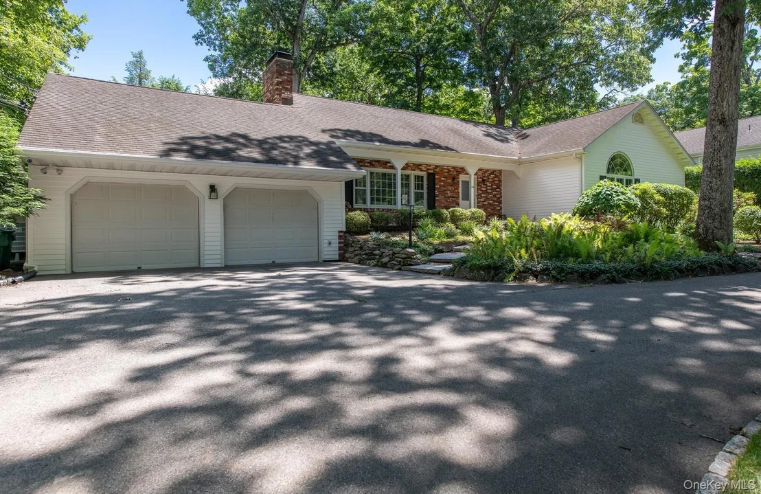Photo of 44 Pleasant Ridge Drive