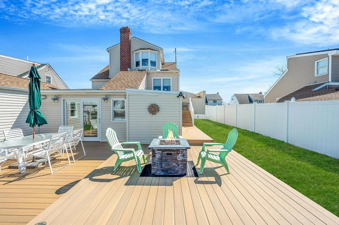 Photo of 320 East Drive