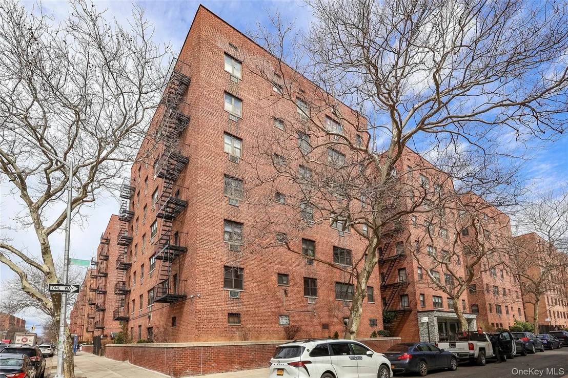 Photo of Unit 4E at 99-11 60th Avenue