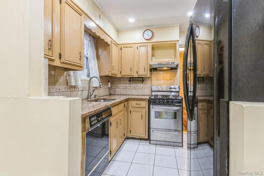 Photo of 4121 Grace Avenue