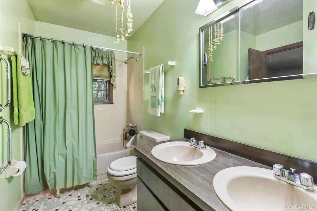Photo of 799 Pleasure Drive