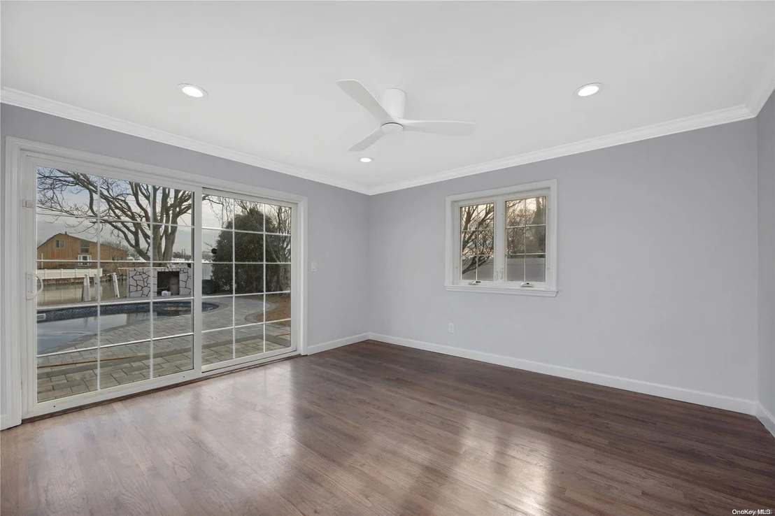 Photo of 324 Clocks Boulevard
