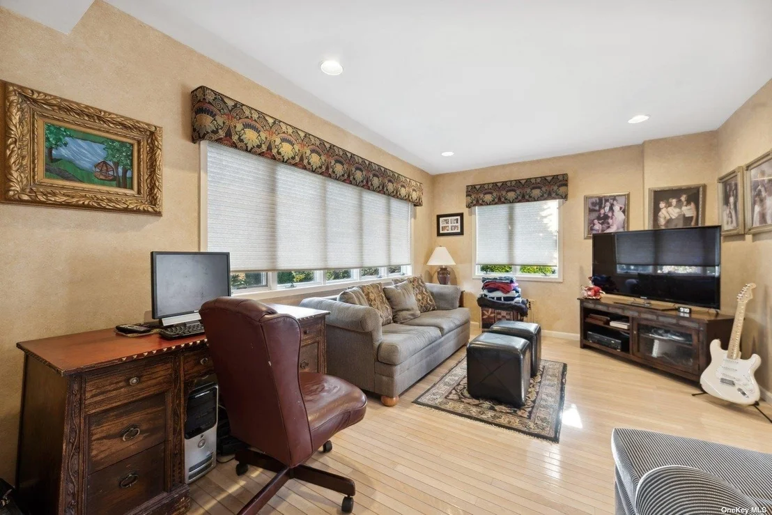 Photo of 1300 Harbor Road