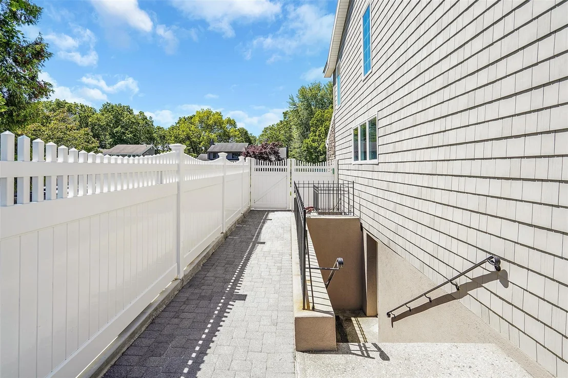 Photo of 12 Barbera Road