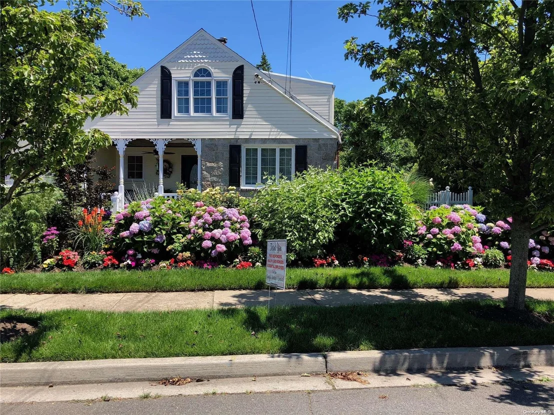 Photo of 15 Rowe Avenue
