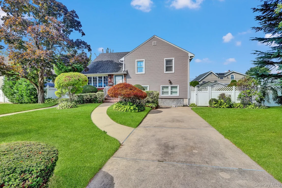 Photo of 948 Simon Place