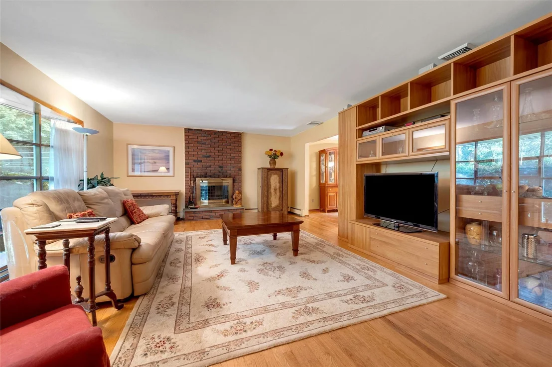 Photo of 263 Memorial Drive
