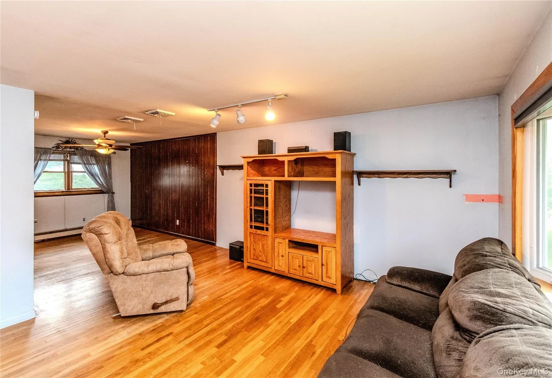 Photo of 6 Bates Circle