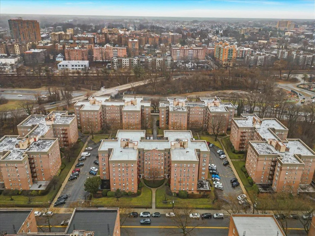 Photo of Unit 2F at 765 Bronx River Road