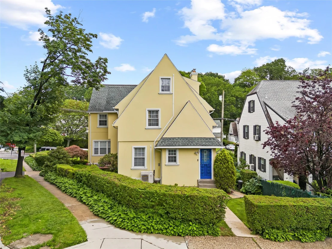 Photo of 52 Esplanade
