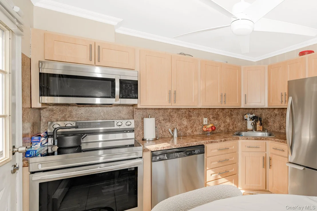 Photo of 385 Irving Street