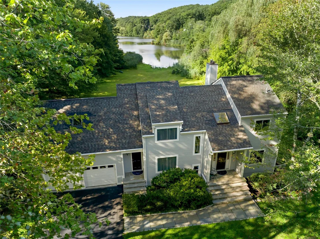 Photo of 2 Hunter Drive