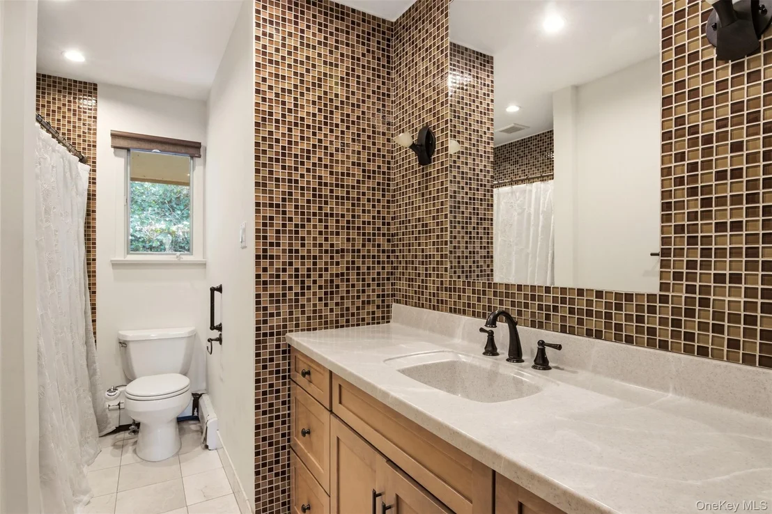 Photo of 6 Laurel Way